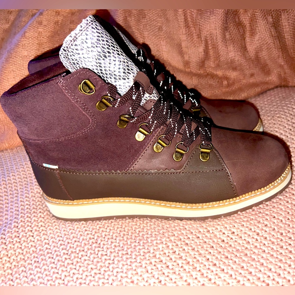 Toms Mesa Lace Up Waterproof Ankle Boots Women’s 8